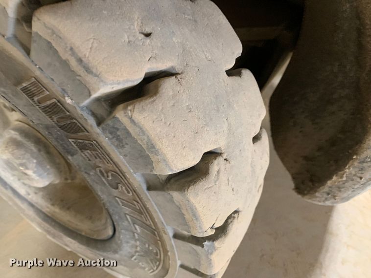 image for item MM9774 Caterpillar GP25K  forklift