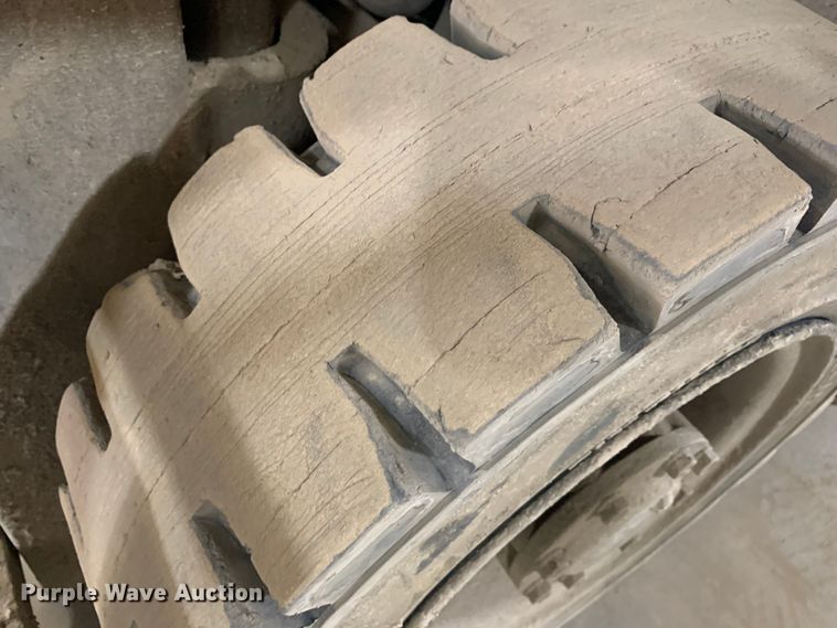 image for item MM9774 Caterpillar GP25K  forklift