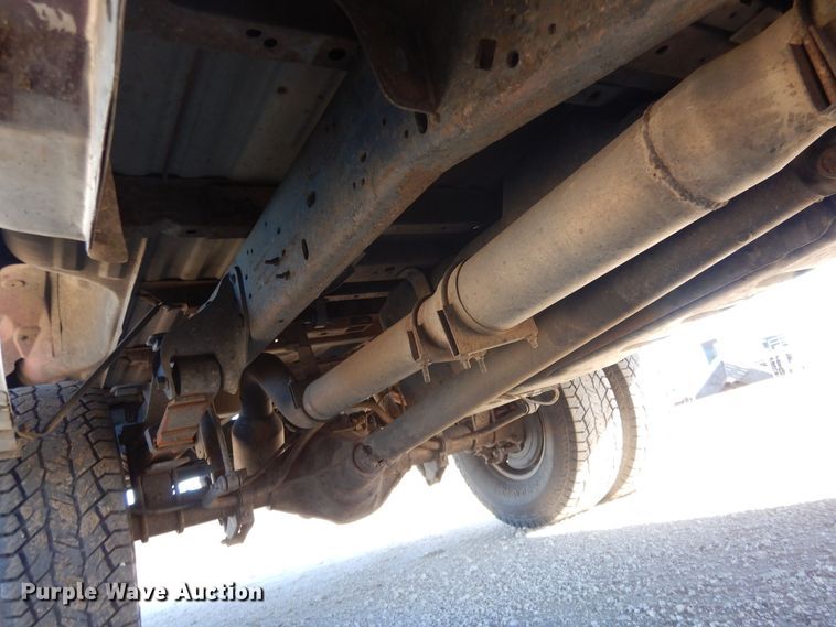 image for item MP9092 2000 Ford  F350 Super Duty  Crew Cab pickup truck