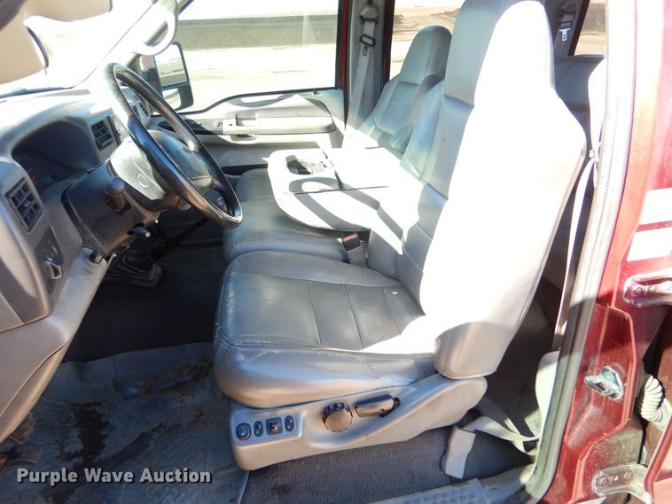 image for item MP9092 2000 Ford  F350 Super Duty  Crew Cab pickup truck
