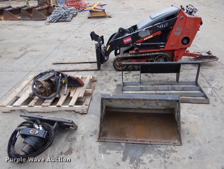 image for item MP9113 2016 Toro TX427  compact utility loader