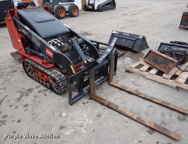 image for item MP9113 2016 Toro TX427  compact utility loader
