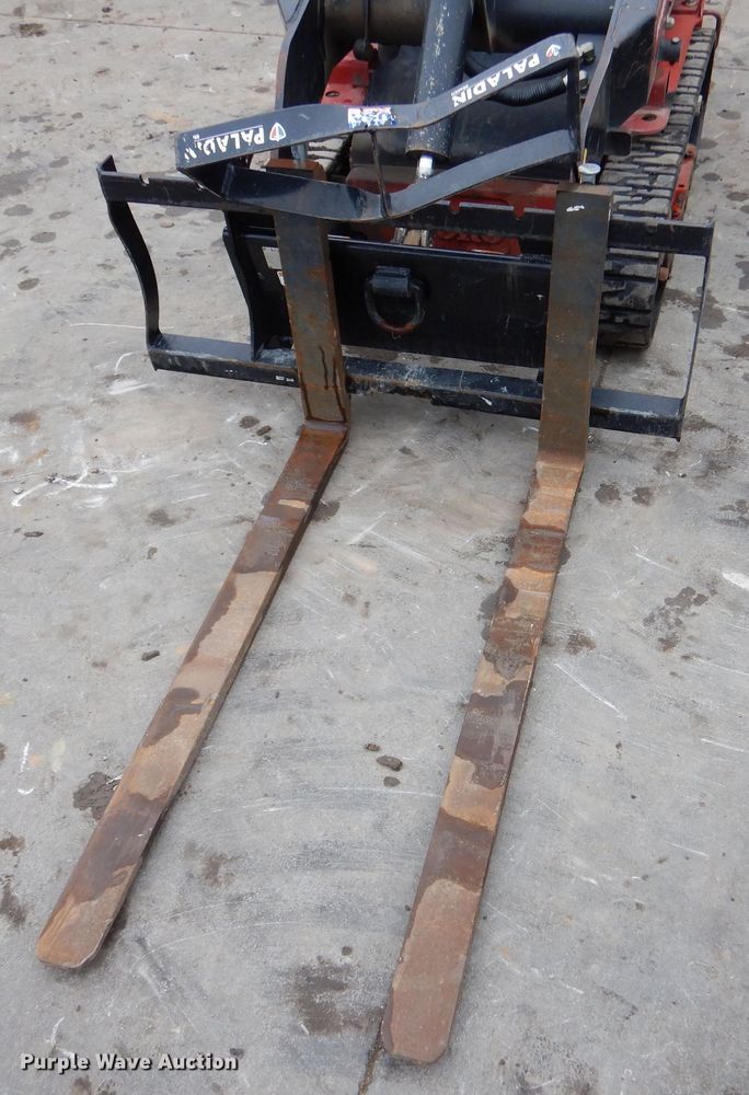 image for item MP9113 2016 Toro TX427  compact utility loader