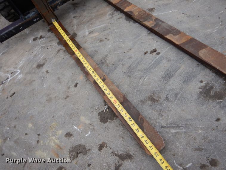 image for item MP9113 2016 Toro TX427  compact utility loader