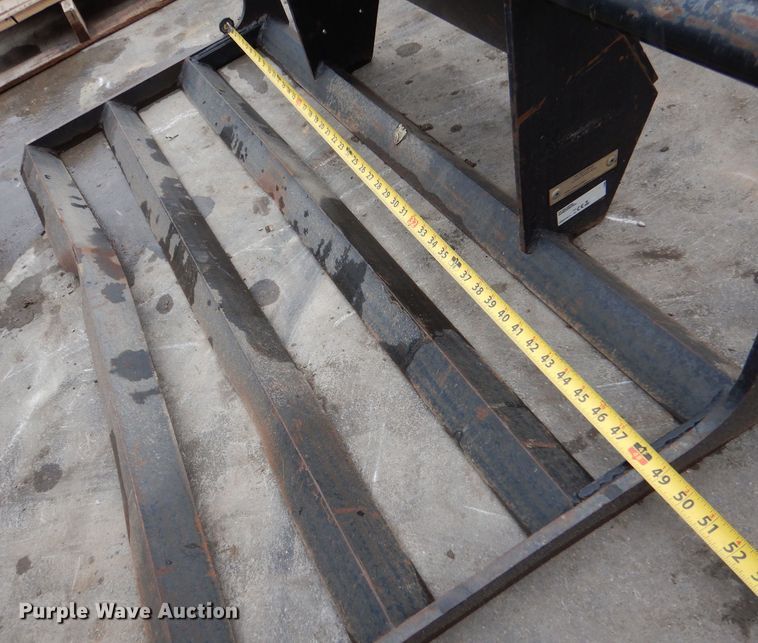 image for item MP9113 2016 Toro TX427  compact utility loader