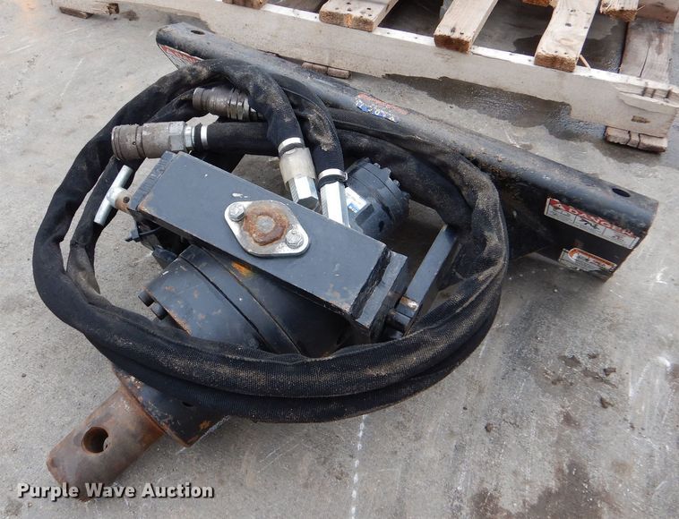 image for item MP9113 2016 Toro TX427  compact utility loader