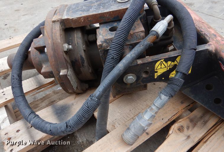 image for item MP9113 2016 Toro TX427  compact utility loader