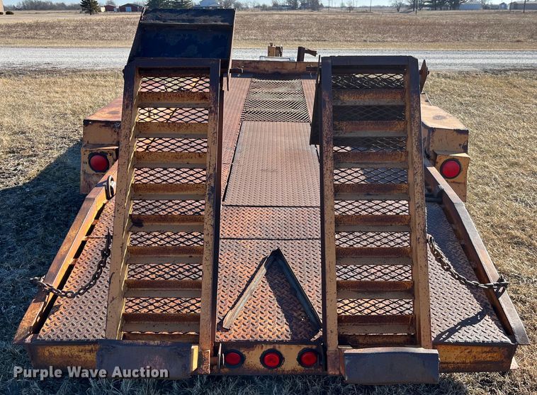 image for item MW9472 1989 Redi Haul FSL1427E  equipment trailer