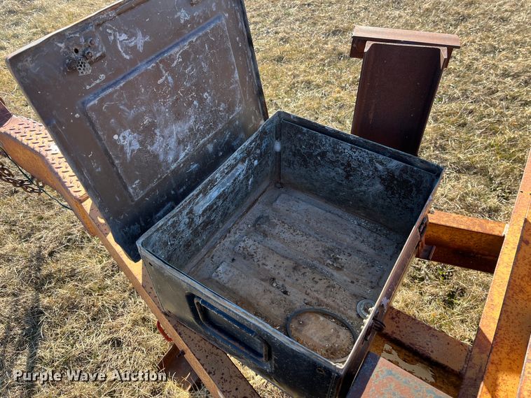 image for item MW9472 1989 Redi Haul FSL1427E  equipment trailer