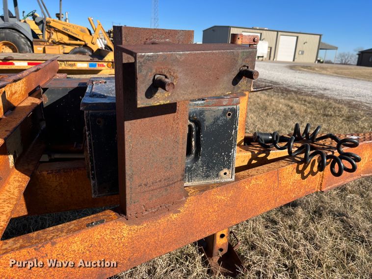 image for item MW9472 1989 Redi Haul FSL1427E  equipment trailer