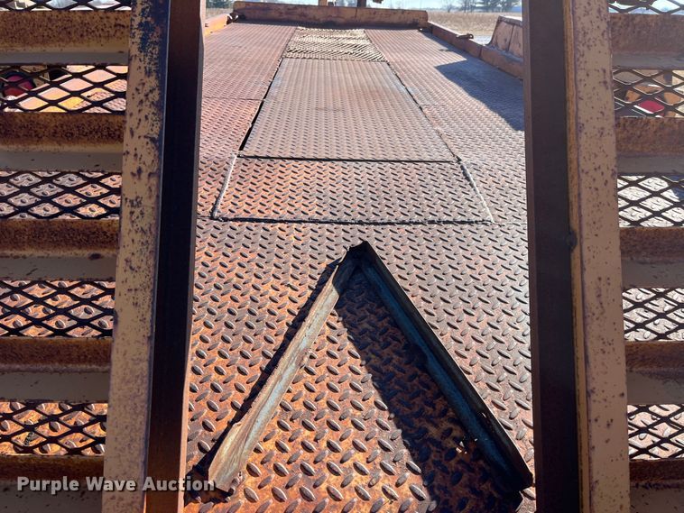 image for item MW9472 1989 Redi Haul FSL1427E  equipment trailer