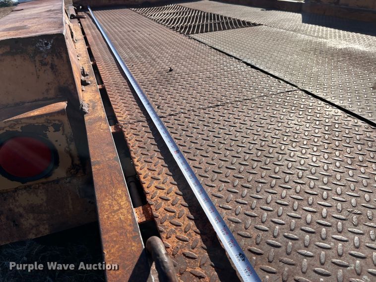 image for item MW9472 1989 Redi Haul FSL1427E  equipment trailer