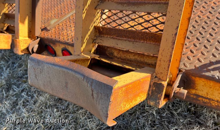 image for item MW9472 1989 Redi Haul FSL1427E  equipment trailer