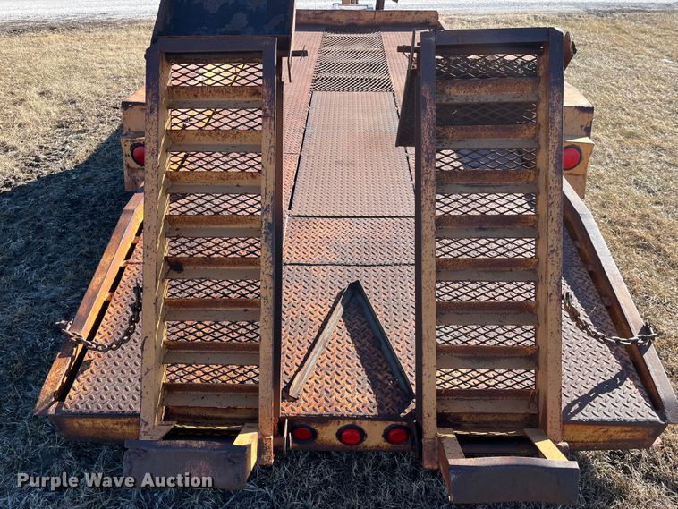 image for item MW9472 1989 Redi Haul FSL1427E  equipment trailer