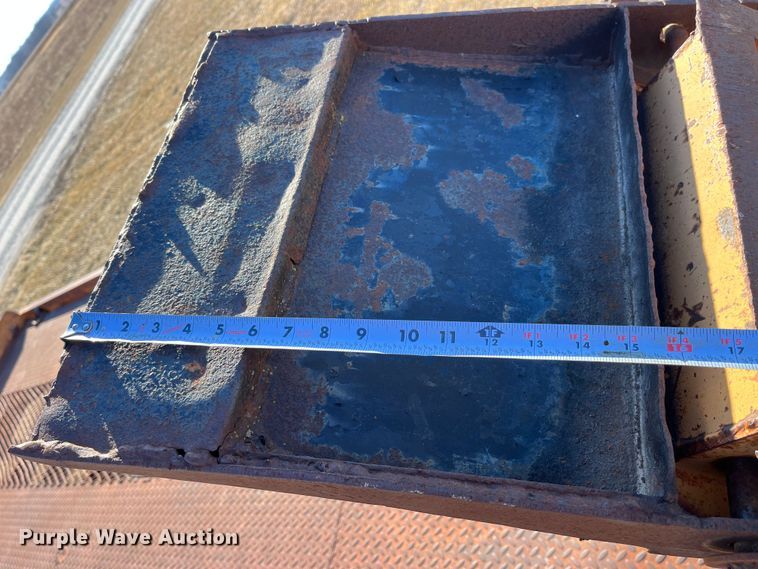 image for item MW9472 1989 Redi Haul FSL1427E  equipment trailer