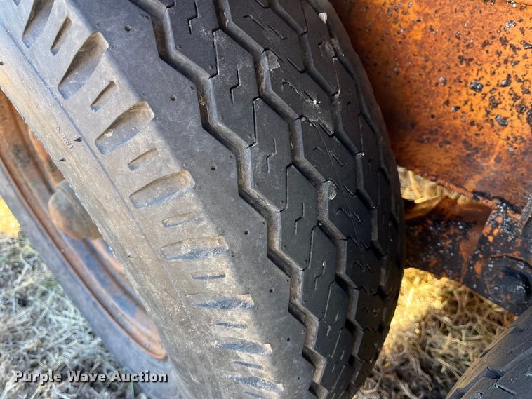 image for item MW9472 1989 Redi Haul FSL1427E  equipment trailer