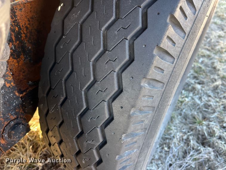 image for item MW9472 1989 Redi Haul FSL1427E  equipment trailer