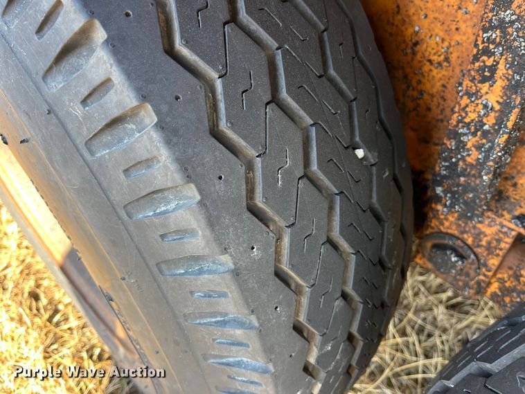 image for item MW9472 1989 Redi Haul FSL1427E  equipment trailer