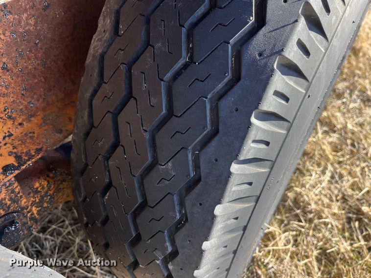 image for item MW9472 1989 Redi Haul FSL1427E  equipment trailer