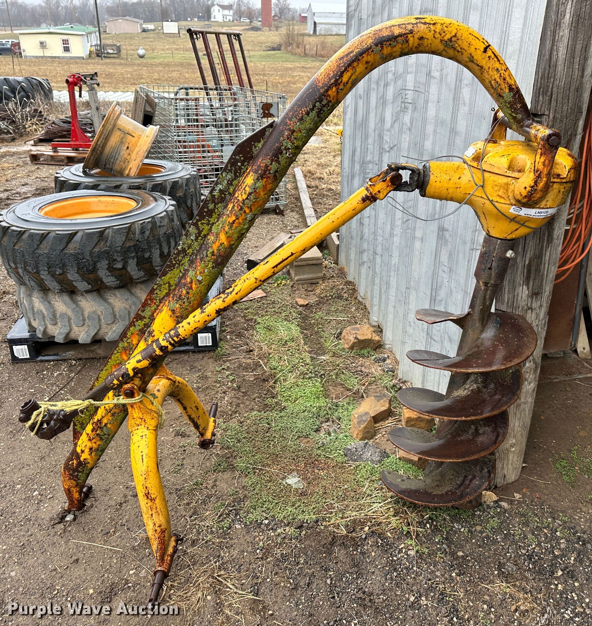 Danuser F7 post hole digger in Tonganoxie, KS Item LN9109 sold Purple Wave