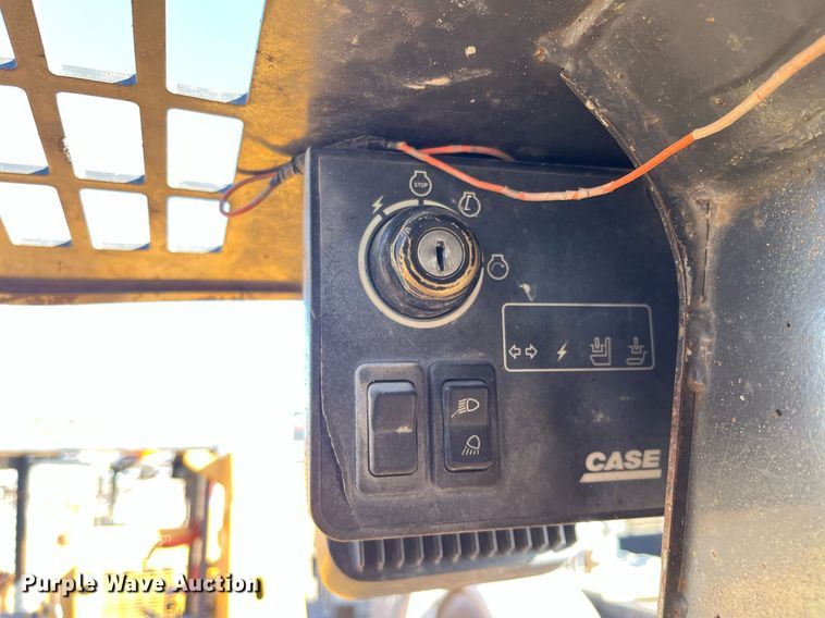 image for item DG5434 2003 Case 85XT  skid steer loader