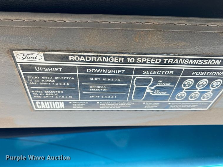 image for item DG5435 1998 Ford AT9522  vacuum truck