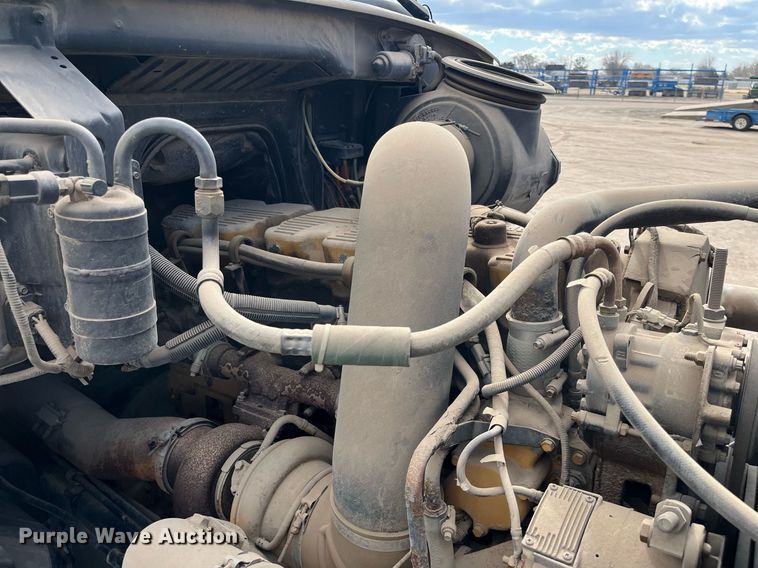 image for item DG5435 1998 Ford AT9522  vacuum truck