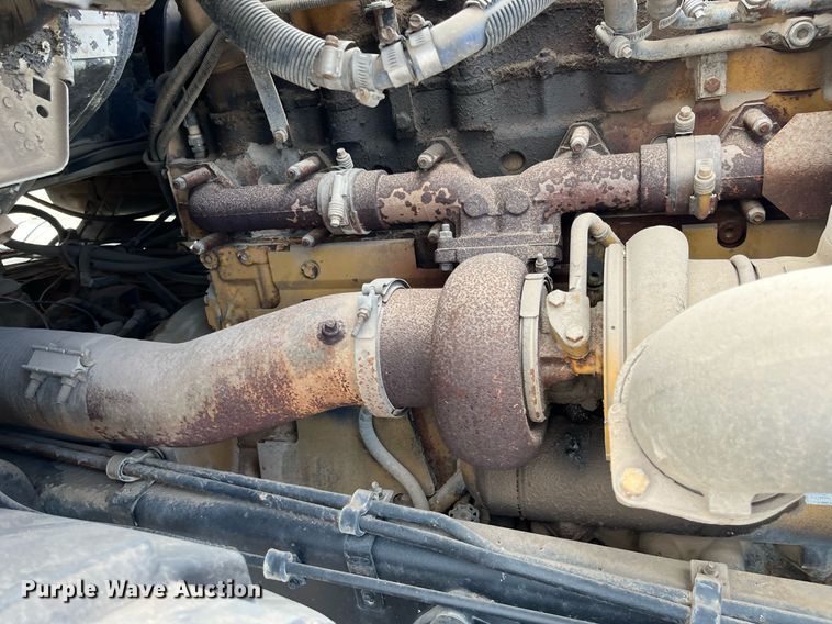 image for item DG5435 1998 Ford AT9522  vacuum truck