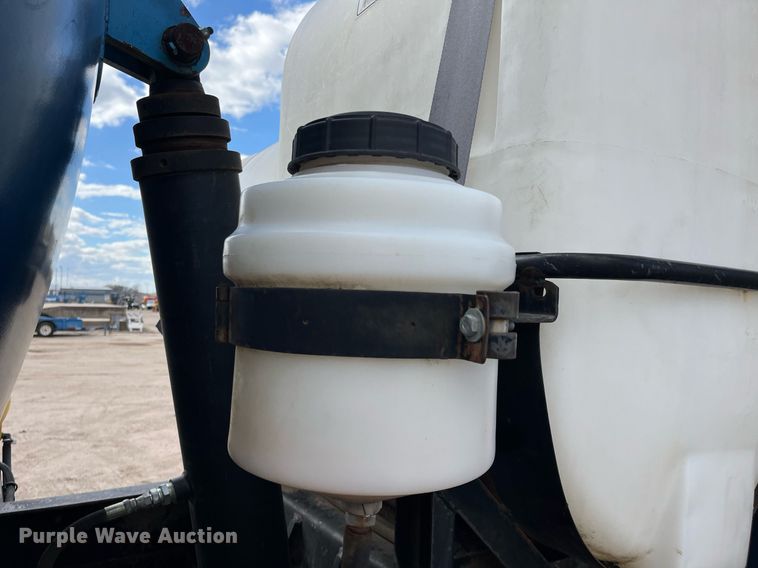 image for item DG5435 1998 Ford AT9522  vacuum truck