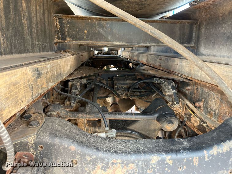 image for item DG5435 1998 Ford AT9522  vacuum truck