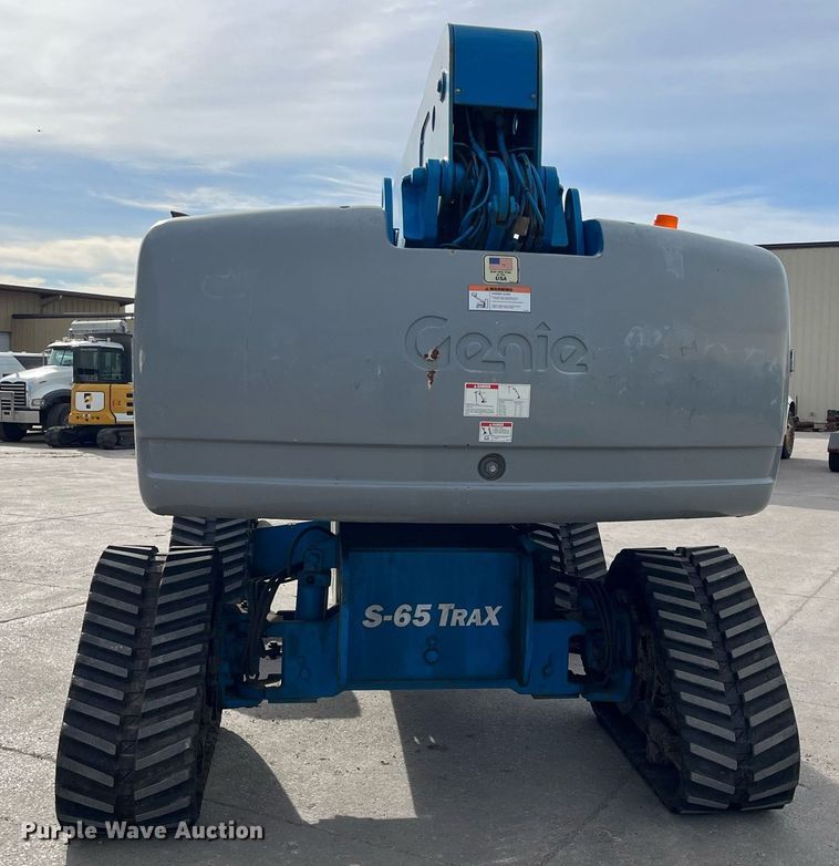 image for item DG5445 2009 Genie S-65TRAX  boom lift