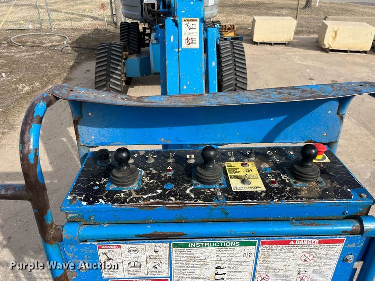 image for item DG5445 2009 Genie S-65TRAX  boom lift