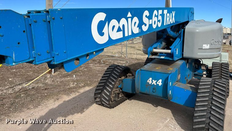 image for item DG5445 2009 Genie S-65TRAX  boom lift