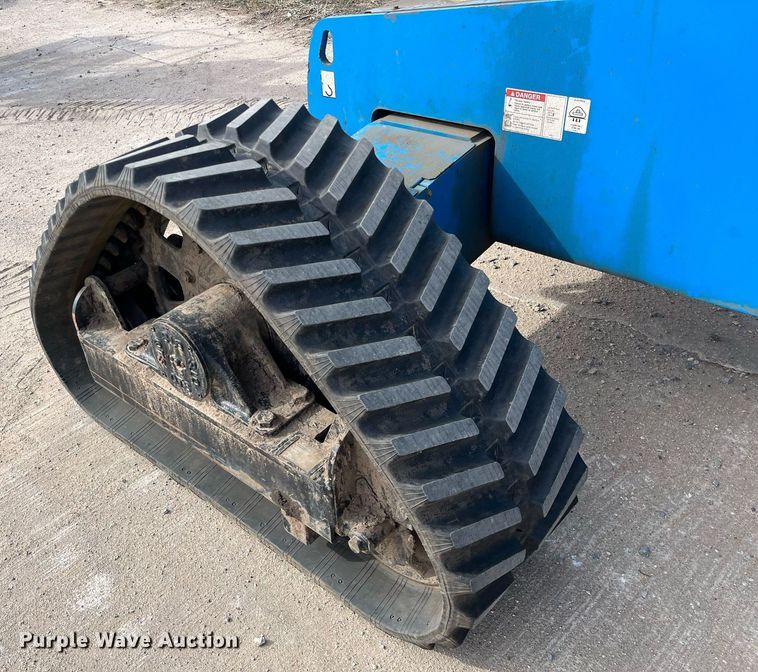 image for item DG5445 2009 Genie S-65TRAX  boom lift