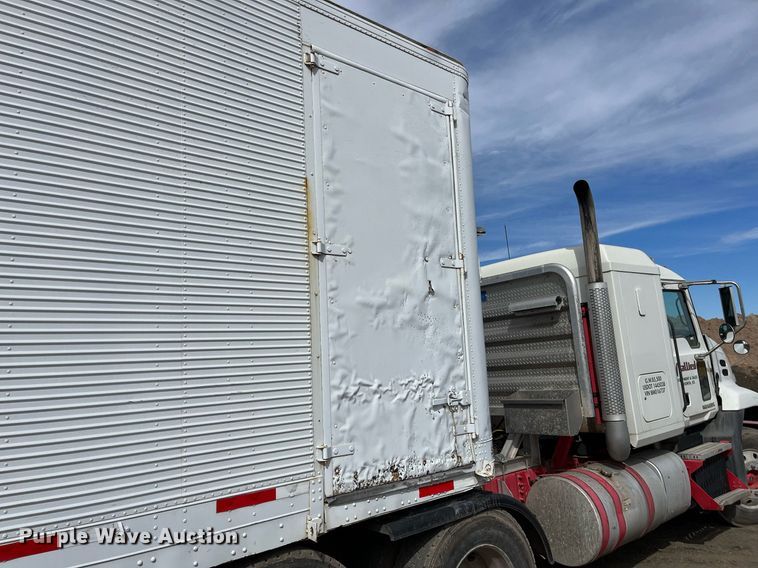 image for item DG5446 1978 Hobbs A8-8576-45  dry van trailer