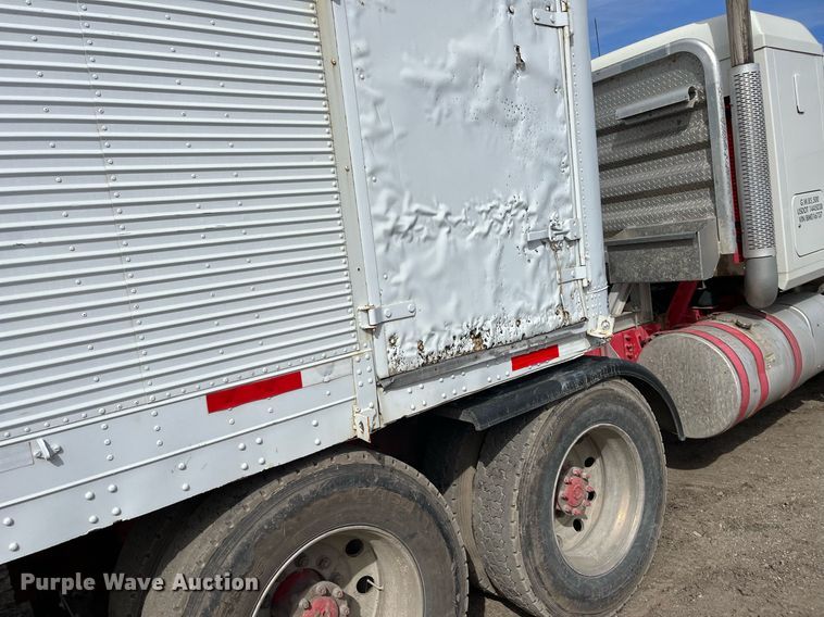 image for item DG5446 1978 Hobbs A8-8576-45  dry van trailer