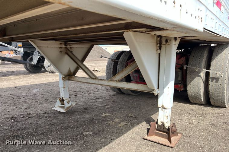 image for item DG5446 1978 Hobbs A8-8576-45  dry van trailer