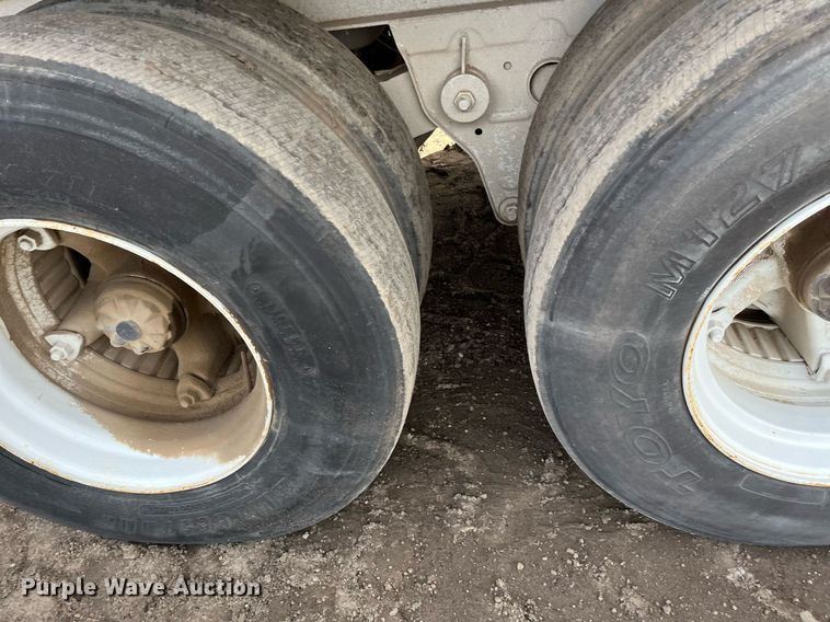 image for item DG5446 1978 Hobbs A8-8576-45  dry van trailer