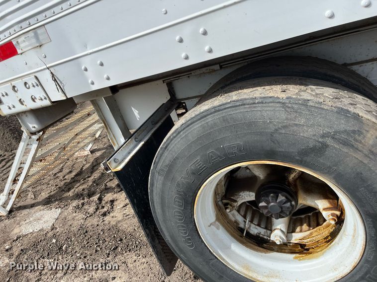 image for item DG5446 1978 Hobbs A8-8576-45  dry van trailer