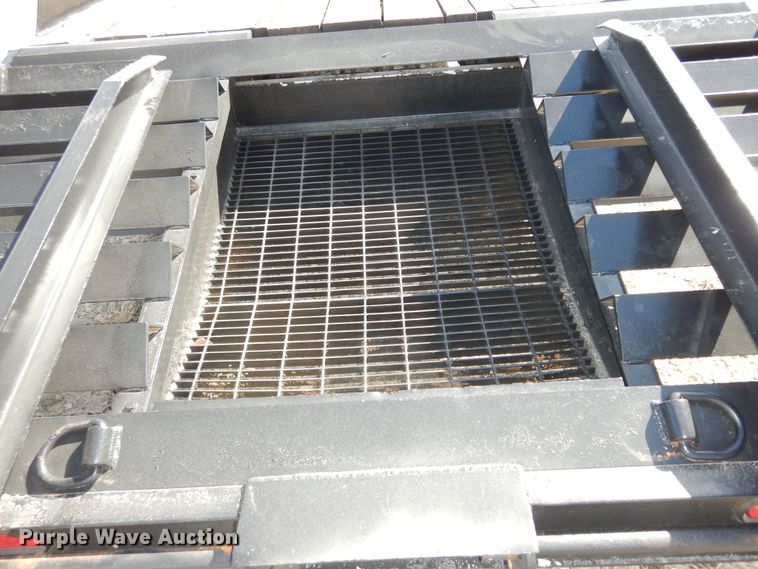 image for item DK7674 2011 Towmaster TC20  equipment trailer