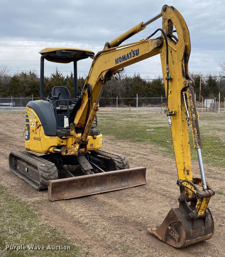 image for item DL7030 2012 Komatsu PC35MR-3  mini excavator