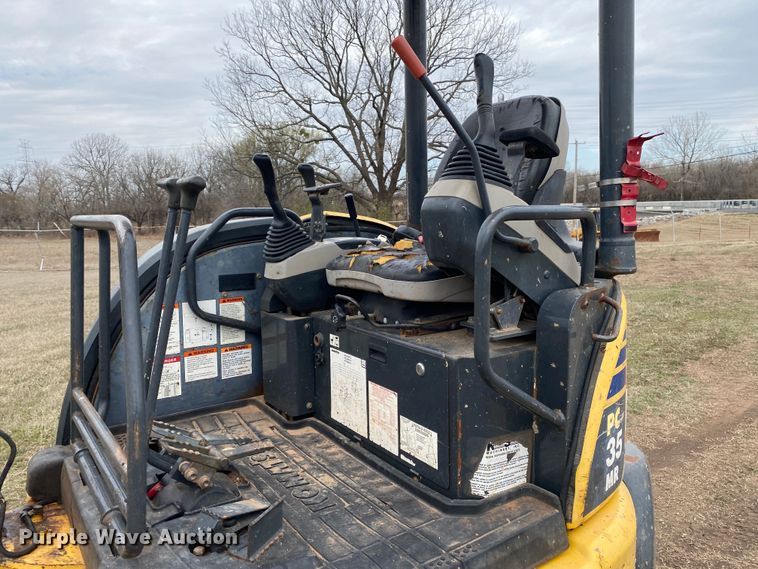 image for item DL7030 2012 Komatsu PC35MR-3  mini excavator