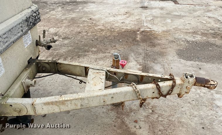 image for item DL7037 1999 Ingersoll Rand P185WJD  air compressor