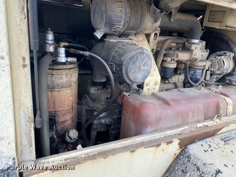 image for item DL7037 1999 Ingersoll Rand P185WJD  air compressor