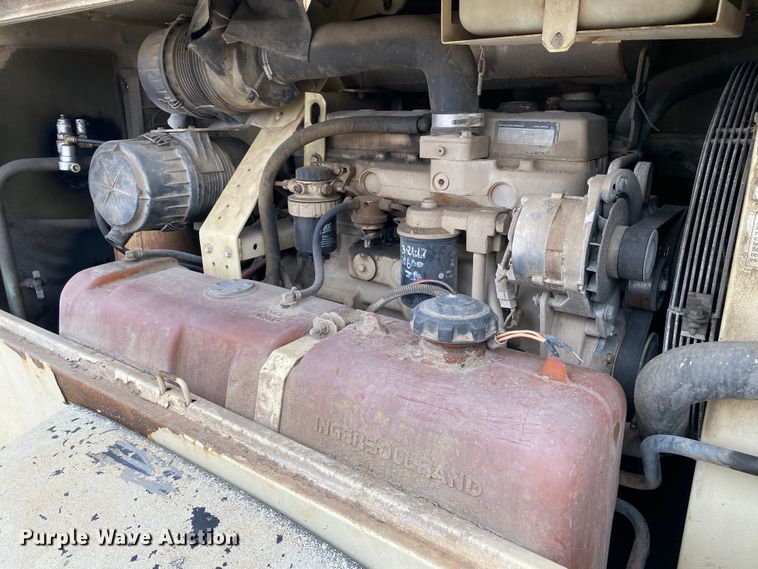 image for item DL7037 1999 Ingersoll Rand P185WJD  air compressor