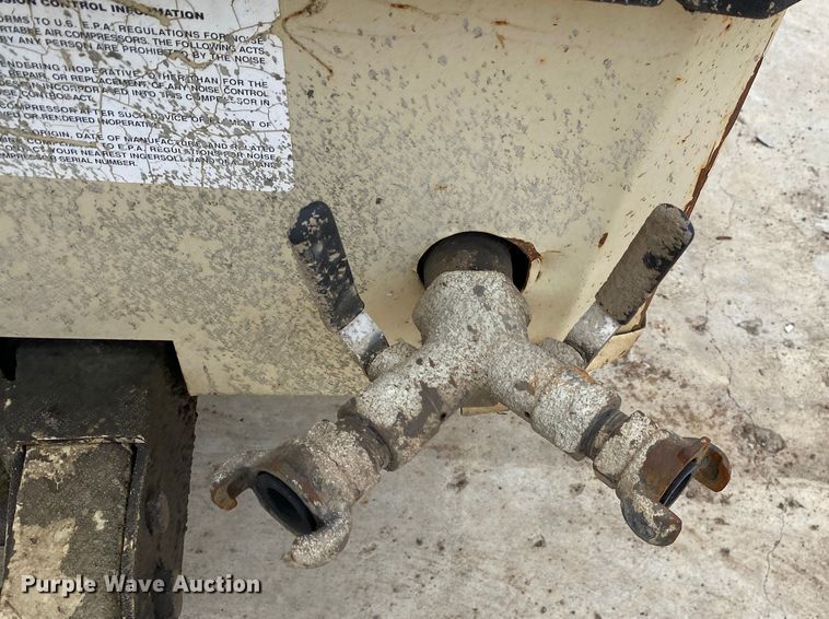 image for item DL7037 1999 Ingersoll Rand P185WJD  air compressor