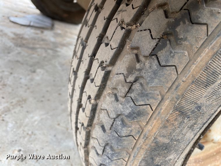 image for item DL7037 1999 Ingersoll Rand P185WJD  air compressor