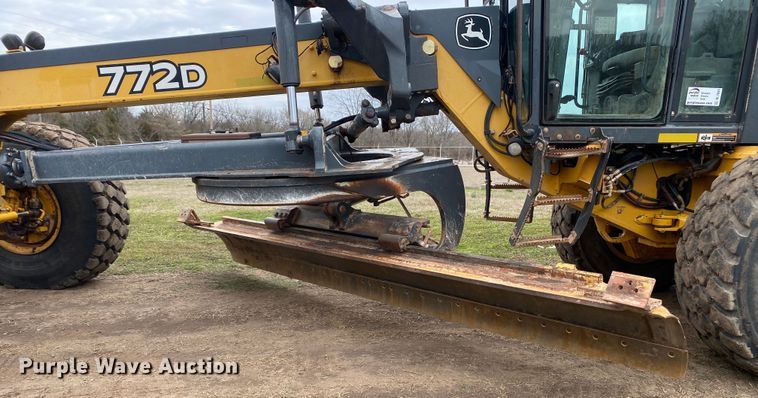 image for item DL7045 2008 John Deere 772D  motor grader