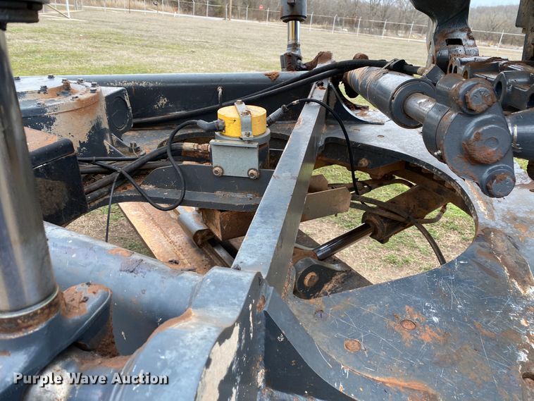 image for item DL7045 2008 John Deere 772D  motor grader