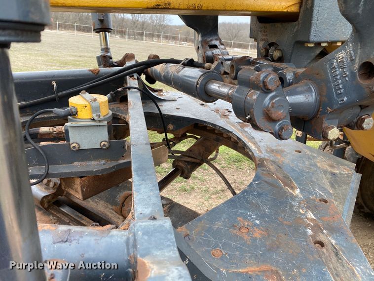 image for item DL7045 2008 John Deere 772D  motor grader